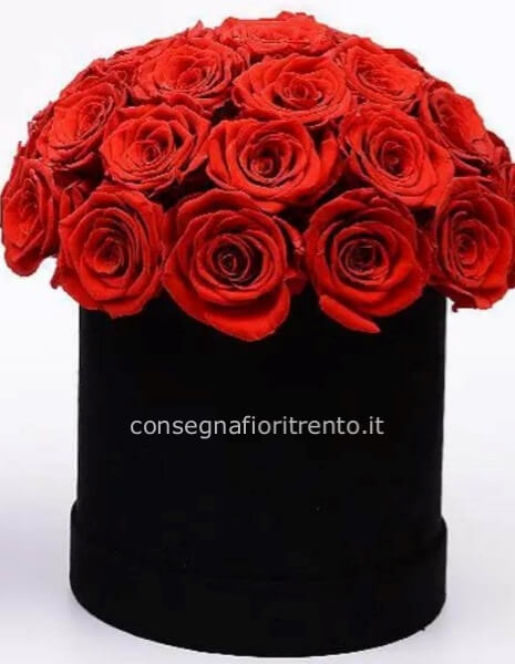 gesto romantico -Flower box confezionata con 20  rose rosse 
